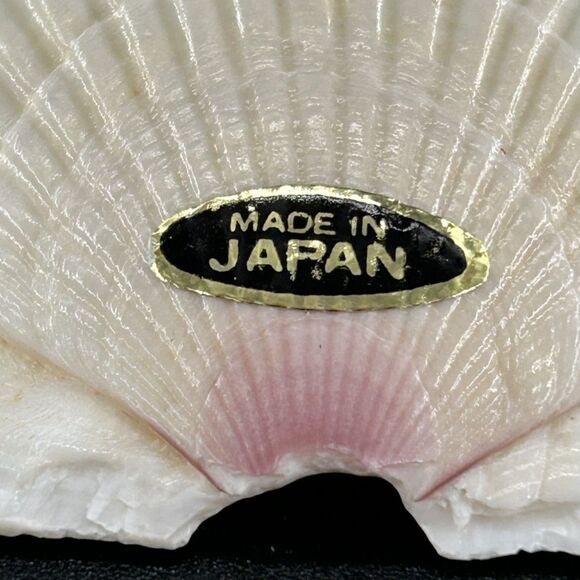 (8) Natural Scallop Shells, Decorative, Crafts 4.5"L x 4.5"W  Made In Japan - Picture 2 of 4